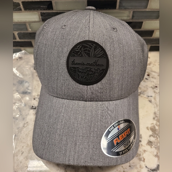 NWT Travis Mathew FLEXFIT Hat Size OSFA - Picture 1 of 7
